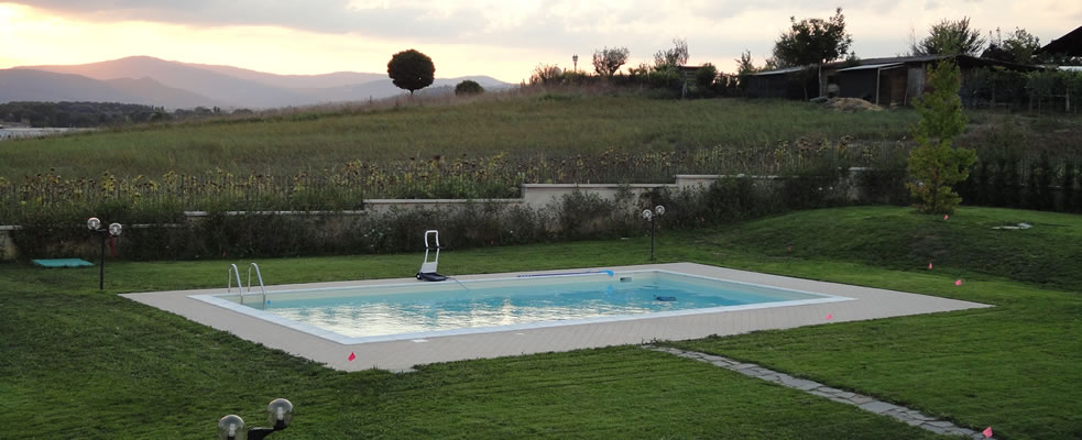 piscina-con-robot-pulitore